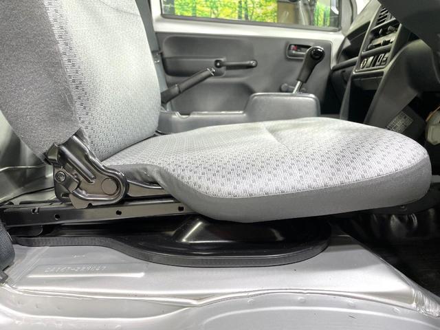 キャリイトラック ＫＣエアコン・パワステ　カロッツェリア製ナビゲーション　オートマ　エアコン　ドラレコ　ＥＴＣ　ＨＩＤヘッドライト　地デジＴＶ　ＣＤ　ラジオ　禁煙車　　パワーステアリング　ドアバイザー　衝突安全ボディー　１３インチホイール（9枚目）