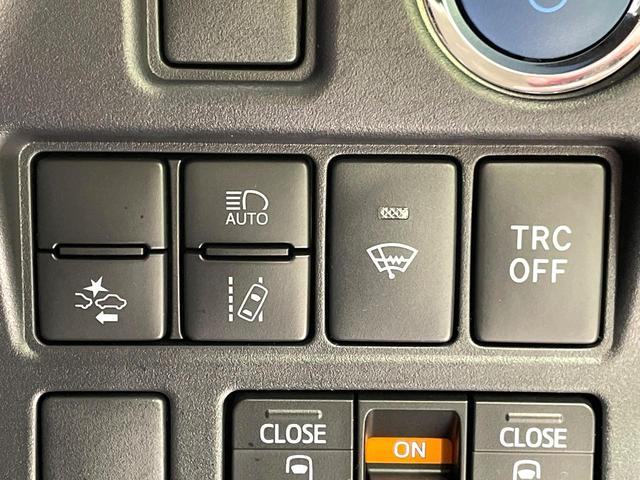 ヴォクシー ハイブリッドＺＳ　煌ＩＩ　両側電動スライド　１１型ＢＩＧ－Ｘ　フリップダウン　バックカメラ　トヨタセーフティセンス　レーダークルーズ　禁煙車　シートヒーター　ＬＥＤヘッド　レーンキープ　スマートキー　ＥＴＣ　オートハイビーム（50枚目）
