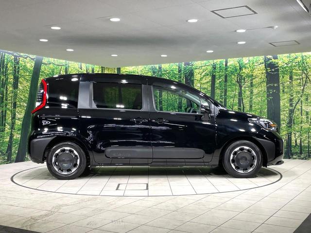 シエンタ ハイブリッドＺ　純正１０．５型ナビ　全周囲カメラ　両側電動スライド　衝突軽減　レーダークルーズコントロール　ＥＴＣ　ＬＥＤヘッド　スマートキー　オートエアコン　ステアリングスイッチ　純正１５インチホイール（32枚目）