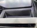ハイブリッドＦＸ　シートヒーター　オートエアコン　ＣＤ再生　ＣＤプレーヤー　プライバシーガラス　アイドリングストップ　ベンチシート　横滑り防止装置　トラクションコントロール　ヘッドライトレベライザー（30枚目）