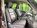 運転席まわりには十分なスペースがあり、大柄な方でもゆったり運転していただける環境です。