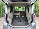 後席を格納すると、これだけの広さが！シーンに合わせたシートアレンジで、大きな荷物も積むことが出来ます♪