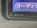 Ｌ　純正ＳＤナビ　禁煙車　バックカメラ　ビルトインＥＴＣ　キーレスエントリー　Ｂｌｕｅｔｏｏｔｈ接続　地デジＴＶ　ＣＤ　横滑り防止装置　オートエアコン　電動格納ミラー　スペアタイヤ　ヘッドライトレベライザ（43枚目）