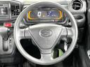 ステアリングも使用感が少なく、きれいな状態となっております♪