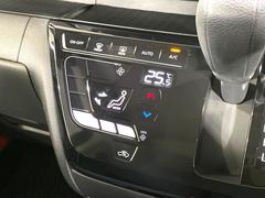 【オートエアコン】一度お好みの温度に設定すれば、車内の温度を検知し風量や温度を自動で調整。暑い…寒い…と何度もスイッチ操作をする必要はありません。快適な車内空間には必須の機能ですね♪ 7