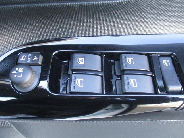 ムーヴキャンバス Xブラックインテリアリミテッド SAIII ナビ TV パノラマモニター 衝突被害軽減ブレーキ 両側パワースライドドア オートエアコン フォグランプ(27枚目)