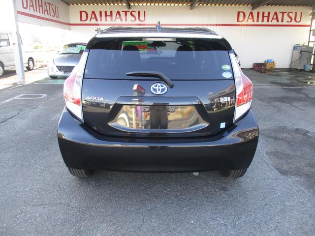 アクア Ｇ　ナビ　フルセグＴＶ　バックカメラ　衝突被害軽減ブレーキ　シートヒーター　プッシュスタート　純正アルミホイール　オートエアコン（4枚目）