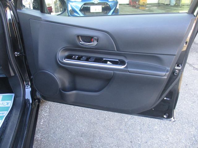 アクア Ｇ　ナビ　フルセグＴＶ　バックカメラ　衝突被害軽減ブレーキ　シートヒーター　プッシュスタート　純正アルミホイール　オートエアコン（8枚目）