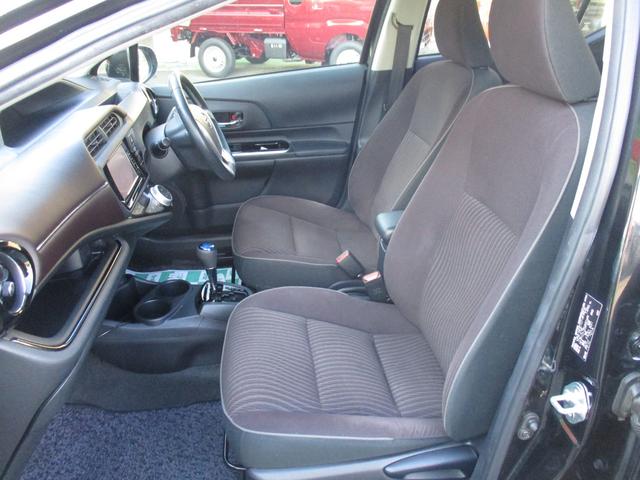 アクア Ｇ　ナビ　フルセグＴＶ　バックカメラ　衝突被害軽減ブレーキ　シートヒーター　プッシュスタート　純正アルミホイール　オートエアコン（9枚目）