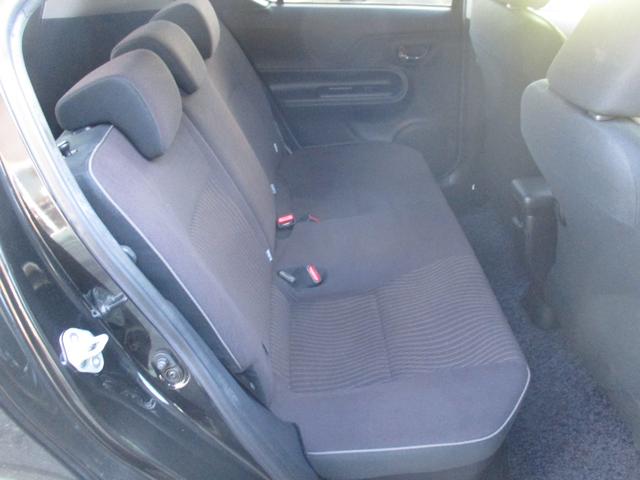 アクア Ｇ　ナビ　フルセグＴＶ　バックカメラ　衝突被害軽減ブレーキ　シートヒーター　プッシュスタート　純正アルミホイール　オートエアコン（11枚目）