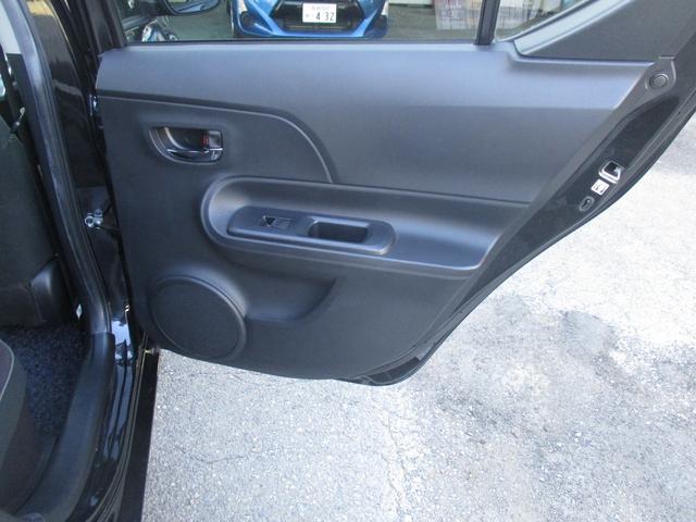 アクア Ｇ　ナビ　フルセグＴＶ　バックカメラ　衝突被害軽減ブレーキ　シートヒーター　プッシュスタート　純正アルミホイール　オートエアコン（12枚目）