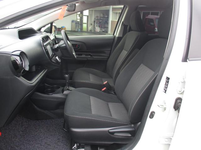 アクア Ｓスタイルブラック　ナビ　フルセグＴＶ　パノラマモニター　プッシュスタート　オートエアコン（10枚目）