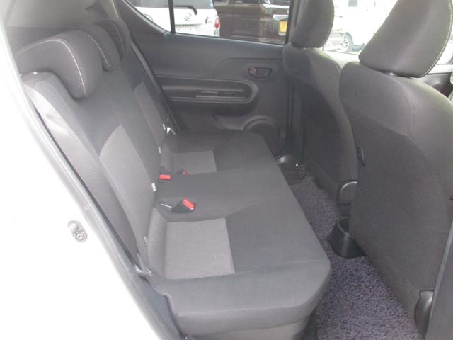 アクア Ｓスタイルブラック　ナビ　フルセグＴＶ　パノラマモニター　プッシュスタート　オートエアコン（12枚目）