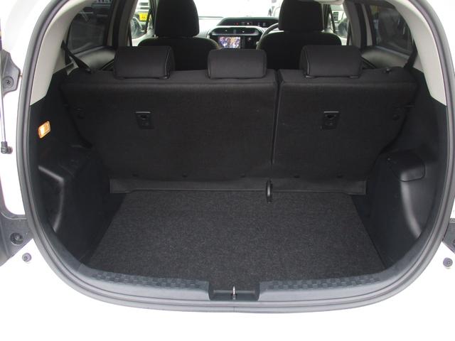 アクア Ｓスタイルブラック　ナビ　フルセグＴＶ　パノラマモニター　プッシュスタート　オートエアコン（16枚目）