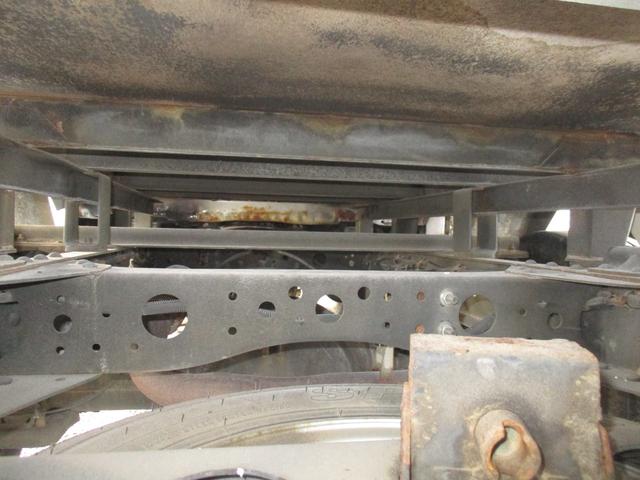 キャンターガッツ 　Ｗキャブ　４ＷＤ　３．０ディーゼル　エアコン　パワステ　パワーウインドウ　キーレスエントリー　６人乗り（29枚目）