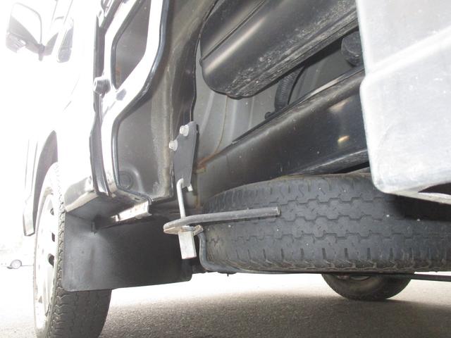 アクティトラック タウン　４ＷＤ　５速マニュアル　エアコン　パワステ　パワーウインドウ　キーレスエントリー　ホイールカバー（13枚目）