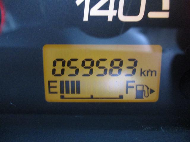 アクティトラック タウン　４ＷＤ　５速マニュアル　エアコン　パワステ　パワーウインドウ　キーレスエントリー　ホイールカバー（18枚目）