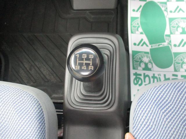 アクティトラック タウン　４ＷＤ　５速マニュアル　エアコン　パワステ　パワーウインドウ　キーレスエントリー　ホイールカバー（19枚目）