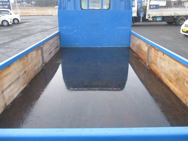 キャンターガッツ 　１．５ｔ積　全低床平ボディ　２８００ディーゼル　エアコン　パワステ　パワーウインドウ　ＤＰＦ無し　メッキバンパー　メッキミラーカバー　色替え（8枚目）