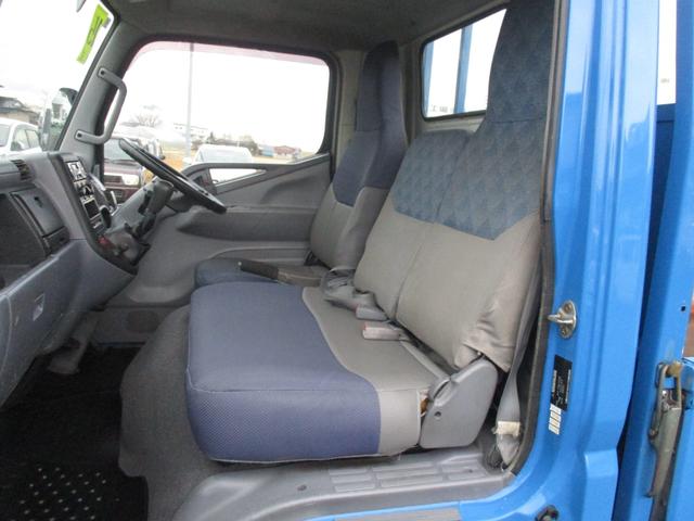 キャンターガッツ 　１．５ｔ積　全低床平ボディ　２８００ディーゼル　エアコン　パワステ　パワーウインドウ　ＤＰＦ無し　メッキバンパー　メッキミラーカバー　色替え（17枚目）