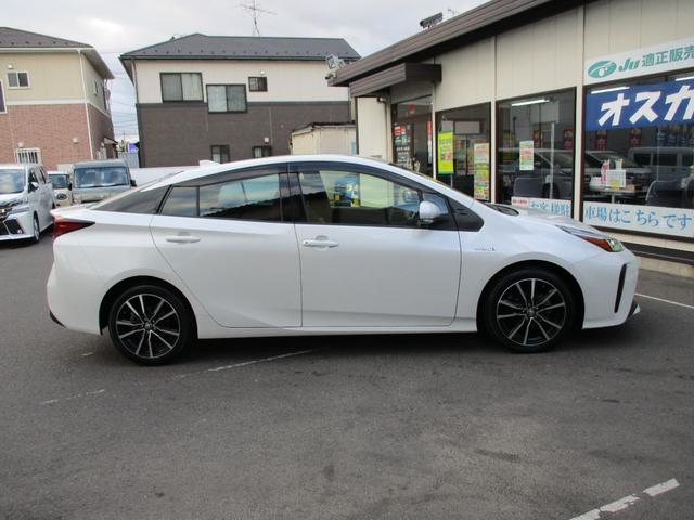 プリウス S 後期型・トヨタセーフティセンス・クルーズコントロール・SDナビ・フルセグTV・バックカメラ・Bluetooth・DVD再生・17アルミ・モデリスタシートカバー・ETC・フォグ付・純正エンジンスターター(4枚目)