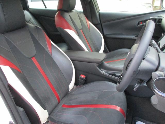 プリウス S 後期型・トヨタセーフティセンス・クルーズコントロール・SDナビ・フルセグTV・バックカメラ・Bluetooth・DVD再生・17アルミ・モデリスタシートカバー・ETC・フォグ付・純正エンジンスターター(8枚目)