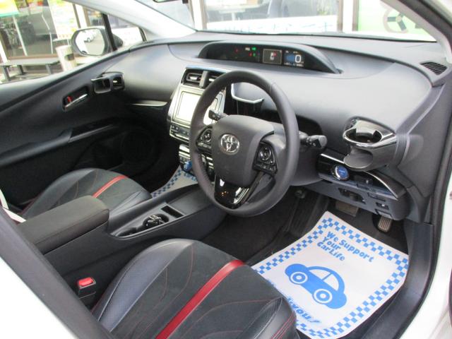 プリウス S 後期型・トヨタセーフティセンス・クルーズコントロール・SDナビ・フルセグTV・バックカメラ・Bluetooth・DVD再生・17アルミ・モデリスタシートカバー・ETC・フォグ付・純正エンジンスターター(9枚目)