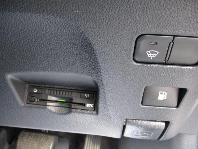 プリウス S 後期型・トヨタセーフティセンス・クルーズコントロール・SDナビ・フルセグTV・バックカメラ・Bluetooth・DVD再生・17アルミ・モデリスタシートカバー・ETC・フォグ付・純正エンジンスターター(18枚目)