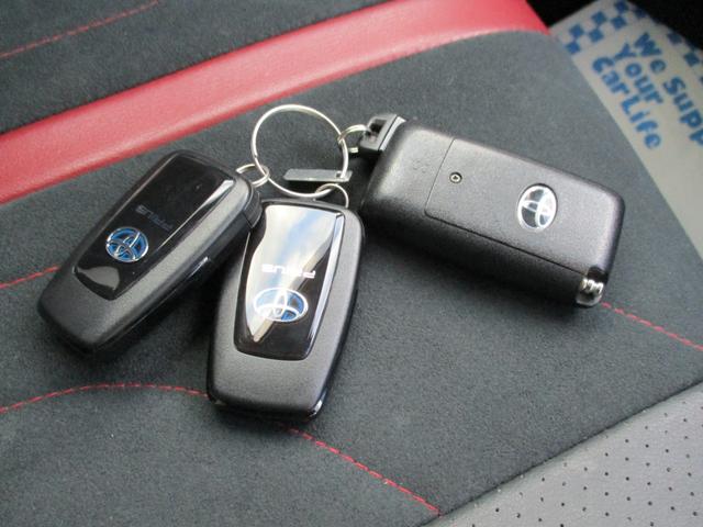 プリウス S 後期型・トヨタセーフティセンス・クルーズコントロール・SDナビ・フルセグTV・バックカメラ・Bluetooth・DVD再生・17アルミ・モデリスタシートカバー・ETC・フォグ付・純正エンジンスターター(19枚目)