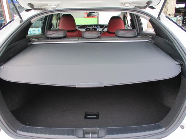 プリウス S 後期型・トヨタセーフティセンス・クルーズコントロール・SDナビ・フルセグTV・バックカメラ・Bluetooth・DVD再生・17アルミ・モデリスタシートカバー・ETC・フォグ付・純正エンジンスターター(20枚目)