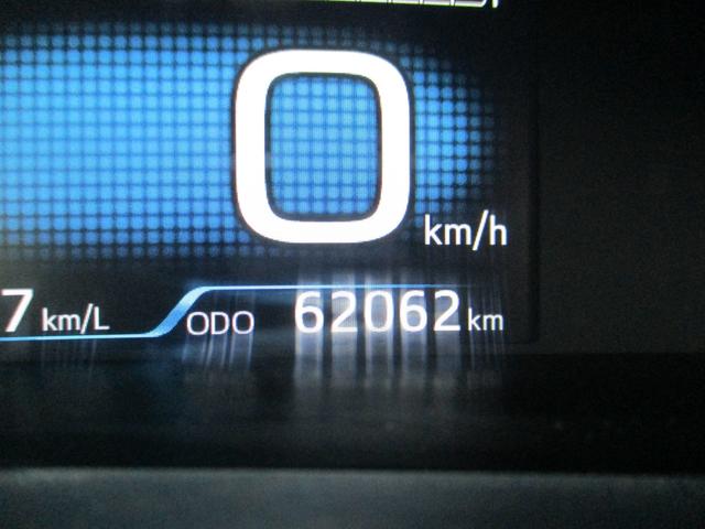 プリウス S 後期型・トヨタセーフティセンス・クルーズコントロール・SDナビ・フルセグTV・バックカメラ・Bluetooth・DVD再生・17アルミ・モデリスタシートカバー・ETC・フォグ付・純正エンジンスターター(23枚目)