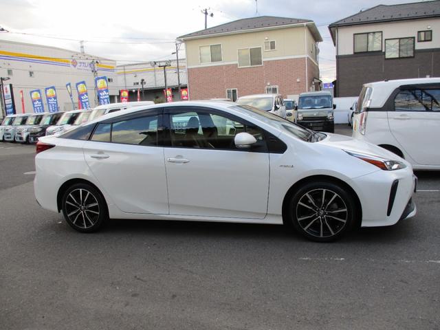 プリウス S 後期型・トヨタセーフティセンス・クルーズコントロール・SDナビ・フルセグTV・バックカメラ・Bluetooth・DVD再生・17アルミ・モデリスタシートカバー・ETC・フォグ付・純正エンジンスターター(31枚目)