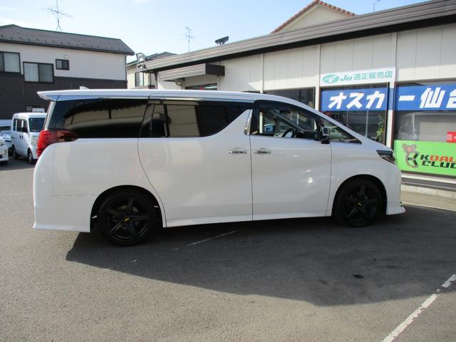 アルファード 2.5S Aパッケージ サンルーフ・TRDフロントスポイラー・トヨタセーフティセンス・アルパイン11インチナビ・フルセグTV・バックカメラ・12.8インチフリップダウンモニター・両側パワースライドドア社外19インチアルミ(6枚目)