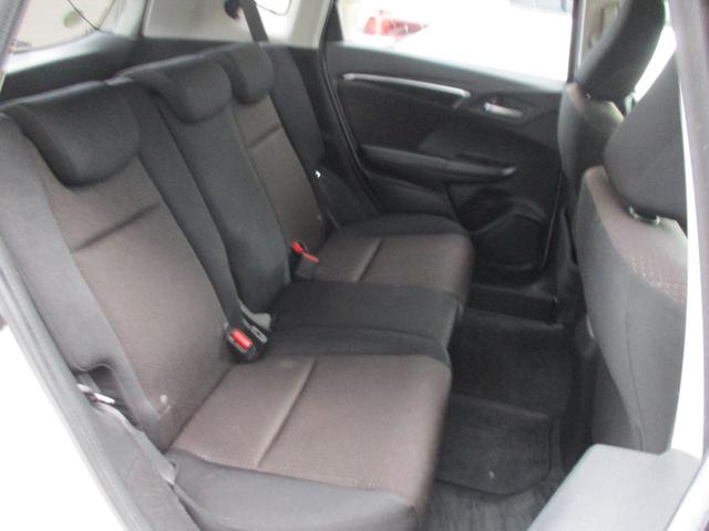 フィットハイブリッド Ｆパッケージ　ハイブリッド・ナビ・ワンセグＴＶ・ＥＴＣ・ドライブレコーダー・タッチパネルオートエアコン・プッシュスタート・１５インチアルミ（10枚目）