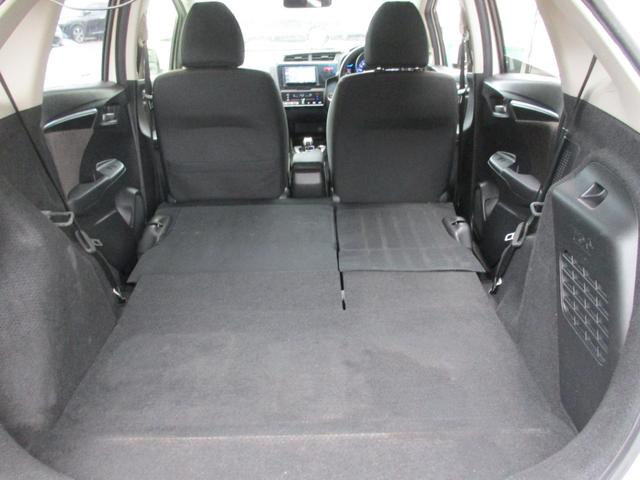 フィットハイブリッド Ｆパッケージ　ハイブリッド・ナビ・ワンセグＴＶ・ＥＴＣ・ドライブレコーダー・タッチパネルオートエアコン・プッシュスタート・１５インチアルミ（12枚目）