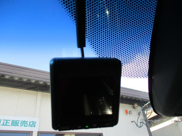 ヴェゼル ハイブリッドＲＳ・ホンダセンシング　ホンダセンシング・ギャザーズ８インチナビ・フルセグＴＶ・バックカメラ・Ｂｌｕｅｔｏｏｔｈ・１８インチアルミ・フロントシートヒーター・クルーズコントロール（17枚目）