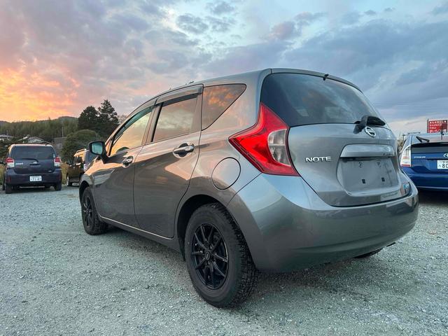 ノート Ｘ　ＤＩＧ－Ｓ　Ｖセレクション＋セーフティ　ＥＴＣ　バックカメラ　ナビ　ＴＶ　レーンアシスト　衝突被害軽減システム　アルミホイール　オートライト　スマートキー　アイドリングストップ　電動格納ミラー　ＣＶＴ　盗難防止システム　衝突安全ボディ（17枚目）