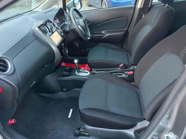 ノート Ｘ　ＤＩＧ－Ｓ　Ｖセレクション＋セーフティ　ＥＴＣ　バックカメラ　ナビ　ＴＶ　レーンアシスト　衝突被害軽減システム　アルミホイール　オートライト　スマートキー　アイドリングストップ　電動格納ミラー　ＣＶＴ　盗難防止システム　衝突安全ボディ（22枚目）