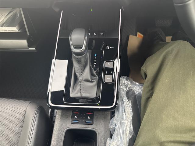 カローラクロス ハイブリッド　Ｚ　モデリスタエアロ　ブラインドスポットＢＳＭ　ＳＡＥ　パノラマモニター　パノラマルーフ（22枚目）