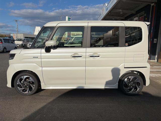 スペーシアカスタム ハイブリッドＸＳターボ　／ターボ／衝突被害軽減支援ブレーキ／ヘッドアップディスプレイ／両側電動スライドドア／大型カーナビ／シートヒーター／ステアリングヒーター／純正アルミホイール／（8枚目）