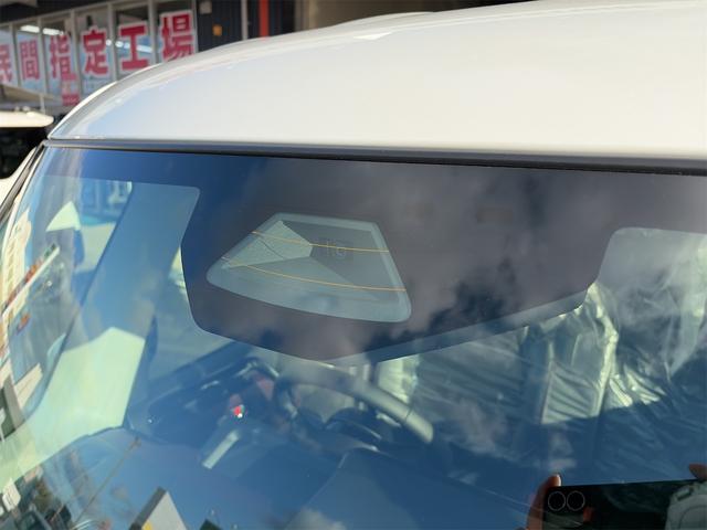 スペーシアカスタム ハイブリッドＸＳターボ　／ターボ／衝突被害軽減支援ブレーキ／ヘッドアップディスプレイ／両側電動スライドドア／大型カーナビ／シートヒーター／ステアリングヒーター／純正アルミホイール／（10枚目）