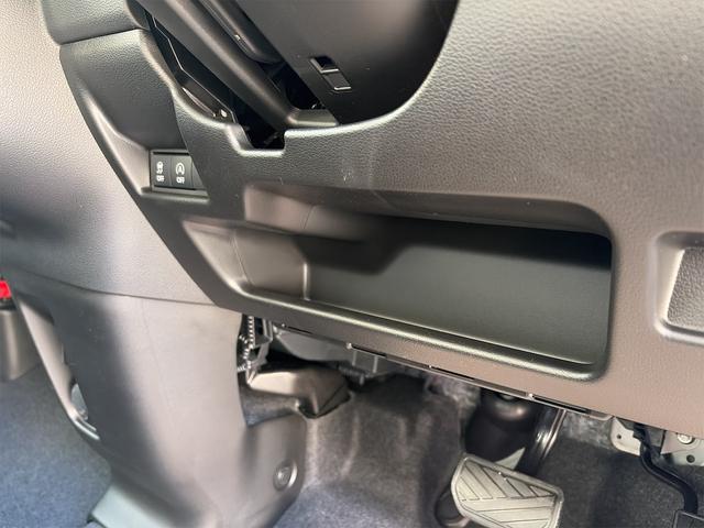 スペーシアカスタム ハイブリッドＸＳターボ　／ターボ／衝突被害軽減支援ブレーキ／ヘッドアップディスプレイ／両側電動スライドドア／大型カーナビ／シートヒーター／ステアリングヒーター／純正アルミホイール／（31枚目）