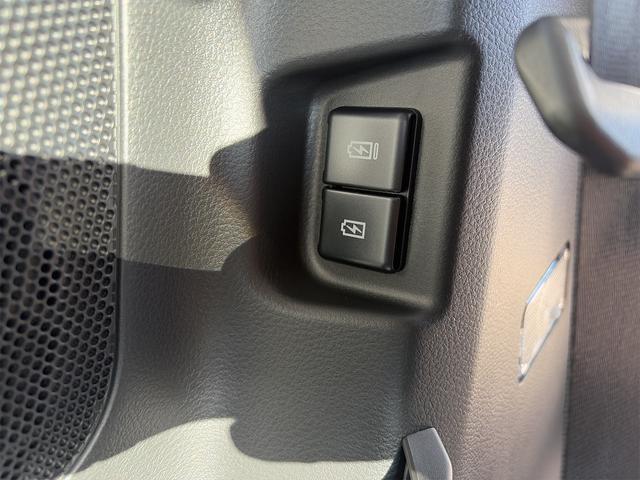 スペーシアカスタム ハイブリッドＸＳターボ　／ターボ／衝突被害軽減支援ブレーキ／ヘッドアップディスプレイ／両側電動スライドドア／大型カーナビ／シートヒーター／ステアリングヒーター／純正アルミホイール／（52枚目）