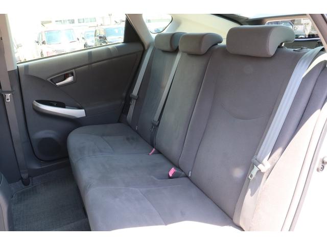 プリウス Ｌ　走行距離無制限　一年保証　車検整備付き　Ｐスタート　ＥＴＣ　盗難防止システム　Ｂカメラ　オートライト（10枚目）
