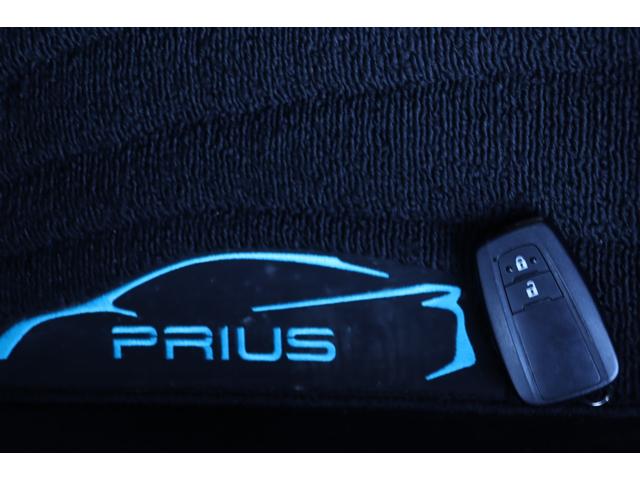 プリウス Ｓセーフティプラス　走行距離無制限１年保証　車検整備付き　純正ナビ　Ｂカメラ　クルーズコントロール　スマートキー　Ｐスタート　盗難防止システム　ＥＴＣ　ＨＩＤ　ＡＷ（32枚目）
