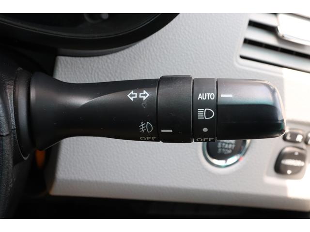 マークＸジオ ２４０　３ヵ月３千Ｋ保証　車検整備付き　ＰＵＳＨスタート　スマートキ―　オートライト　電動格納ミラー　３列シート（18枚目）