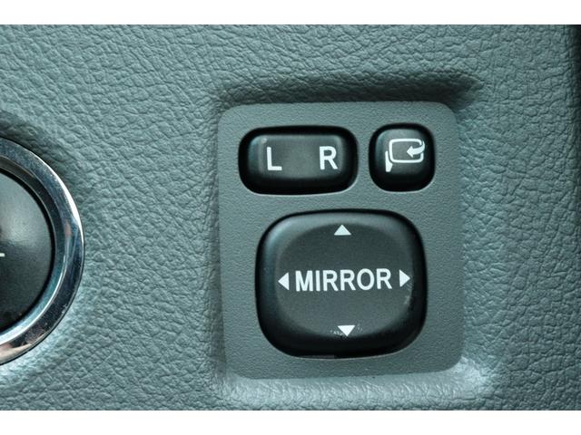 マークＸジオ ２４０ファイブスタイル　走行距離無制限１年保証　車検整備付き　スマートキ―　４ＷＤ（23枚目）