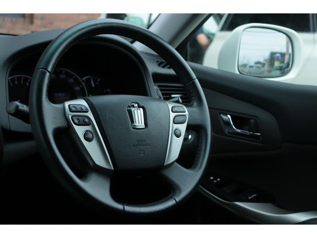 クラウン アスリート　保証付　車検整備付　ナビ　Ｂカメラ　スマートキ―　Ｐスタート　ＥＴＣ　ＨＩＤ　パワーシート　ＡＷ（13枚目）