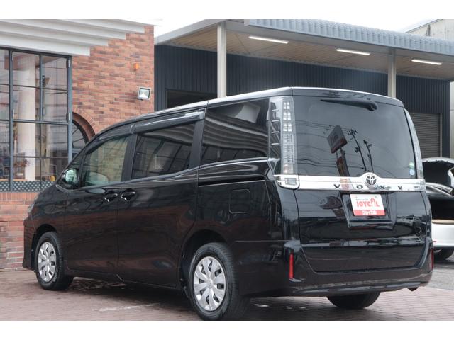 ヴォクシー Ｘ　走行距離無制限　１年保証　車検整備付き　ナビ　ＴＶ　Ｂカメラ　両側電動スライドドア　ＬＥＤヘッドライト　キーレス　ＥＴＣ　３列シート　ウォークスルー（6枚目）