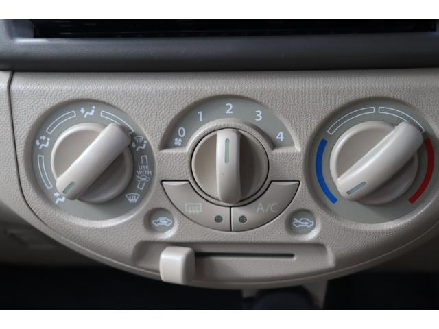 アルト Ｆ　走行距離無制限１年保証　車検整備付き　ナビ　キーレス　クリアランスソナー（18枚目）